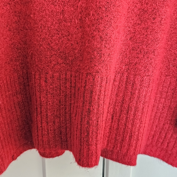 Penningtons POPPY RED Crewneck Sweater with High Side Slits Size 1X - Picture 9 of 11